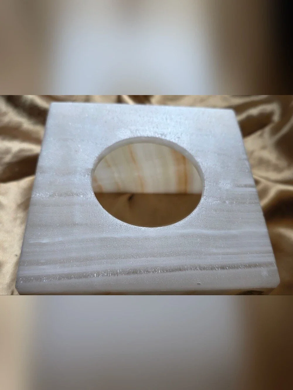 Vintage Collectable Tellez Off White Mexican Onyx Decorative Tissue Box Cover